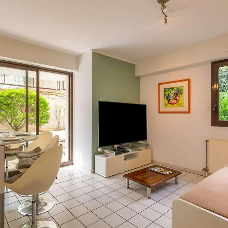 Apartament Bel Renove Avec Terrasse Et Parking, Proche Plage Et Commerces - Halles - Fr-1-3-530 *
